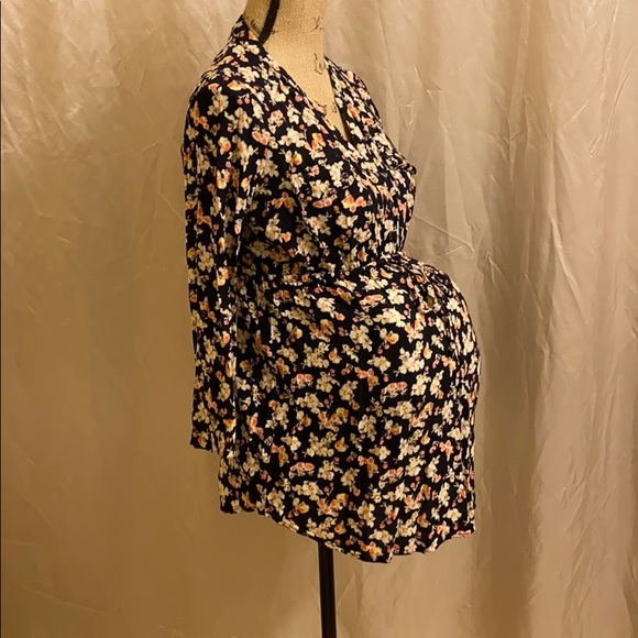 *SOLD* Long sleeve Motherhood Maternity floral blouse - Picture 2 of 5